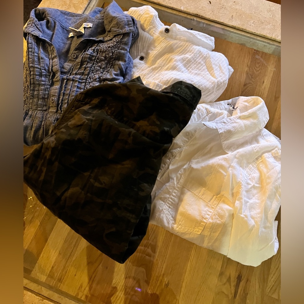 Woman’s shirt Bundle - Picture 4 of 5